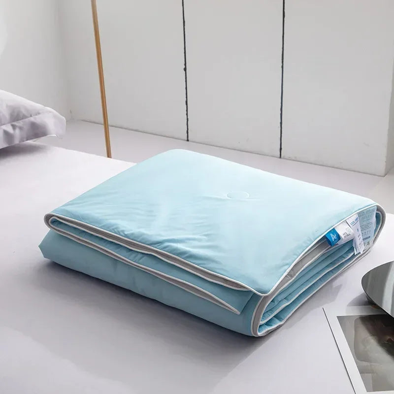 Cooling Blanket for Hot Sleepers – Double Sided Lightweight Summer Quilt, Soft Breathable Air Condition Comforter