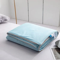 Cooling Blanket for Hot Sleepers – Double Sided Lightweight Summer Quilt, Soft Breathable Air Condition Comforter