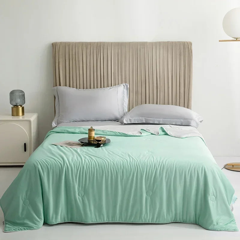 Cooling Blanket for Hot Sleepers – Double Sided Lightweight Summer Quilt, Soft Breathable Air Condition Comforter